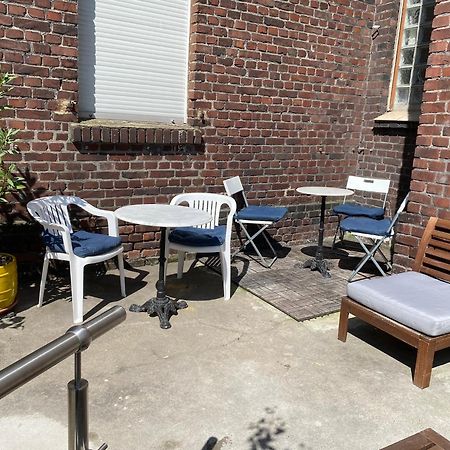 2 Rooms, Free Parking, 25 Min To Duesseldorf, 150 Mbps Wlan Duisburg Exterior photo