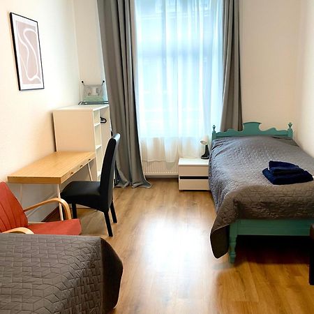 2 Rooms, Free Parking, 25 Min To Duesseldorf, 150 Mbps Wlan Duisburg Exterior photo