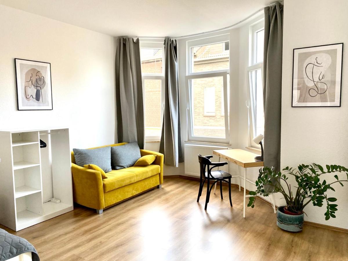 2 Rooms, Free Parking, 25 Min To Duesseldorf, 150 Mbps Wlan Duisburg Exterior photo