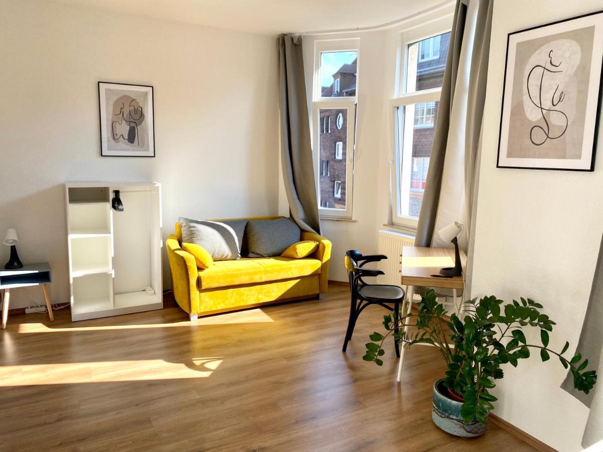 2 Rooms, Free Parking, 25 Min To Duesseldorf, 150 Mbps Wlan Duisburg Exterior photo