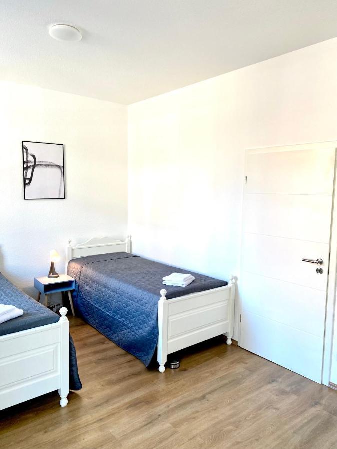 2 Rooms, Free Parking, 25 Min To Duesseldorf, 150 Mbps Wlan Duisburg Exterior photo