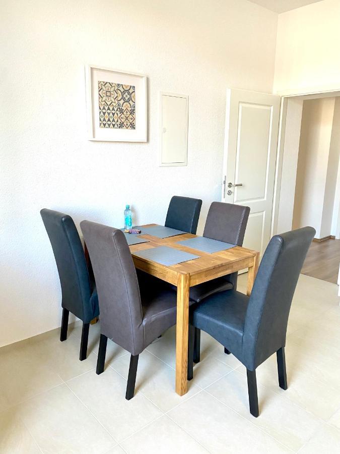 2 Rooms, Free Parking, 25 Min To Duesseldorf, 150 Mbps Wlan Duisburg Exterior photo