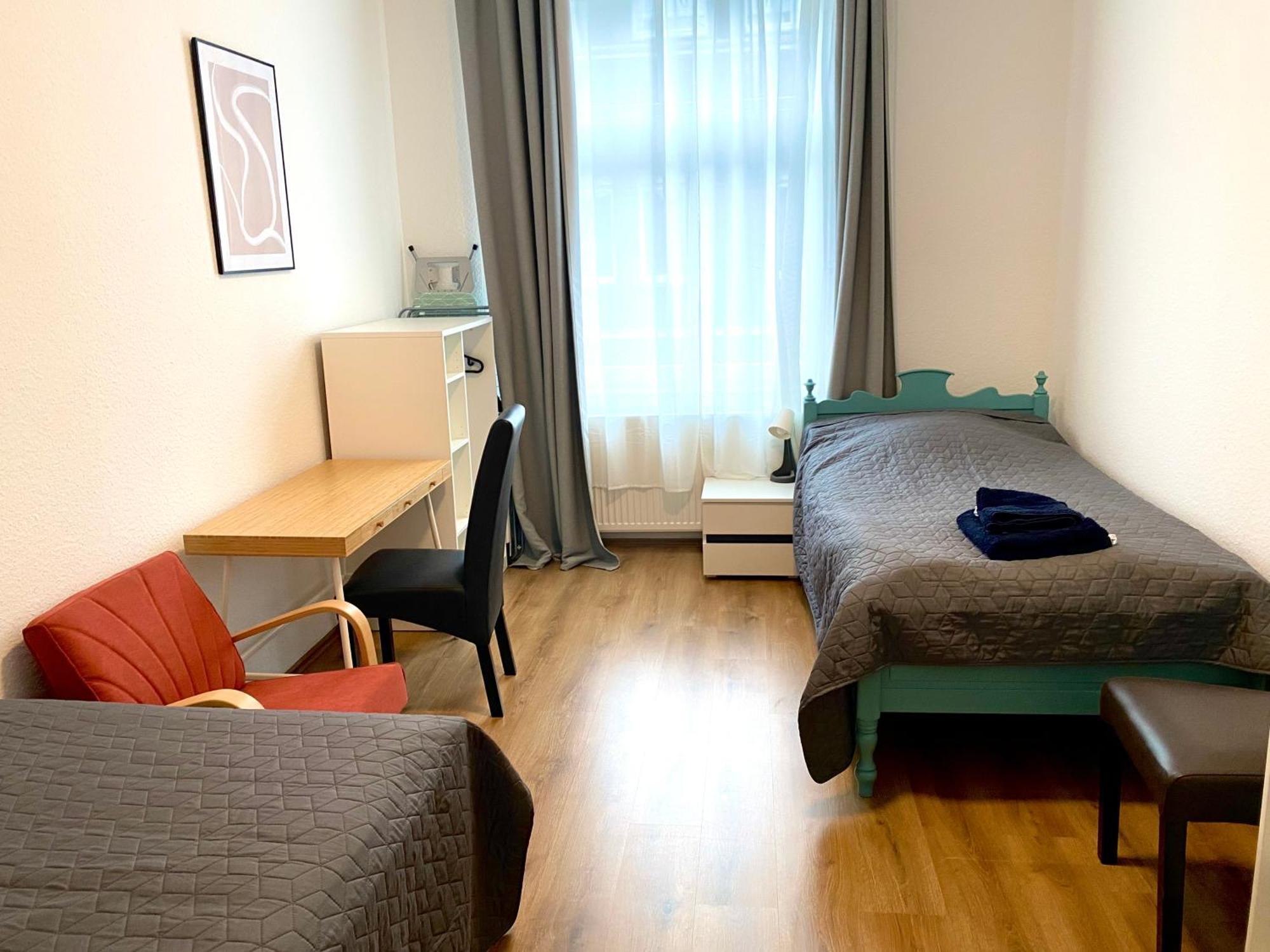 2 Rooms, Free Parking, 25 Min To Duesseldorf, 150 Mbps Wlan Duisburg Exterior photo